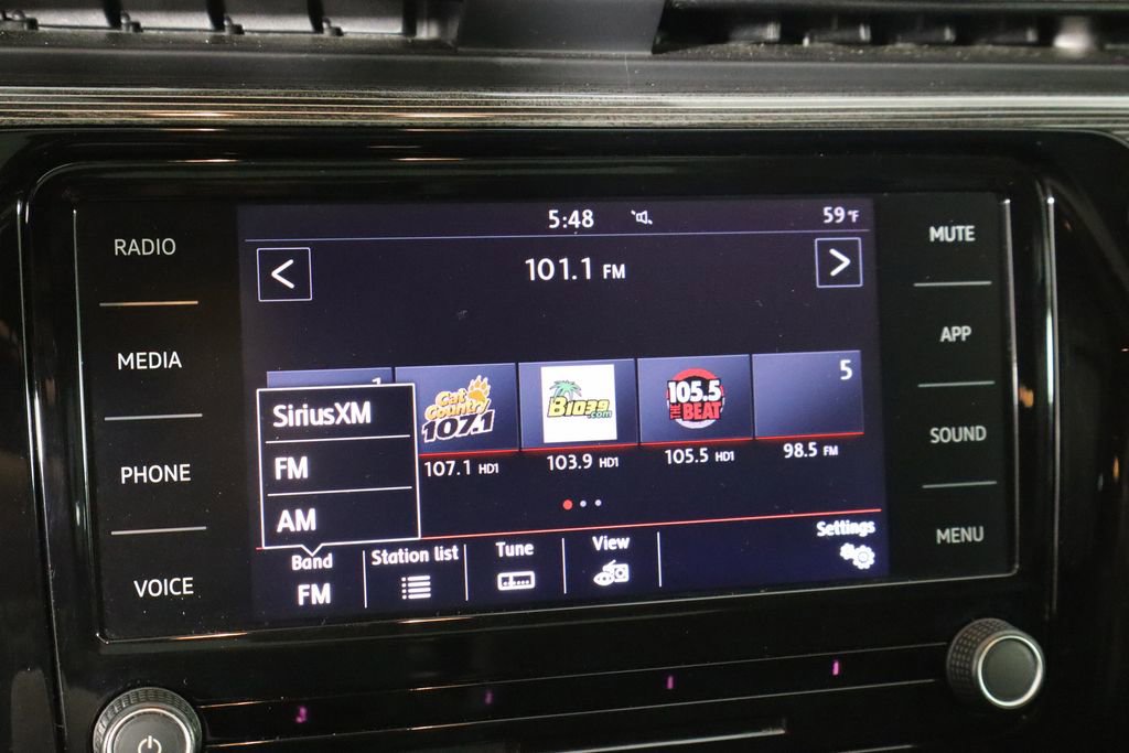 Used 2020 Volkswagen Passat 2.0T R-Line image 38