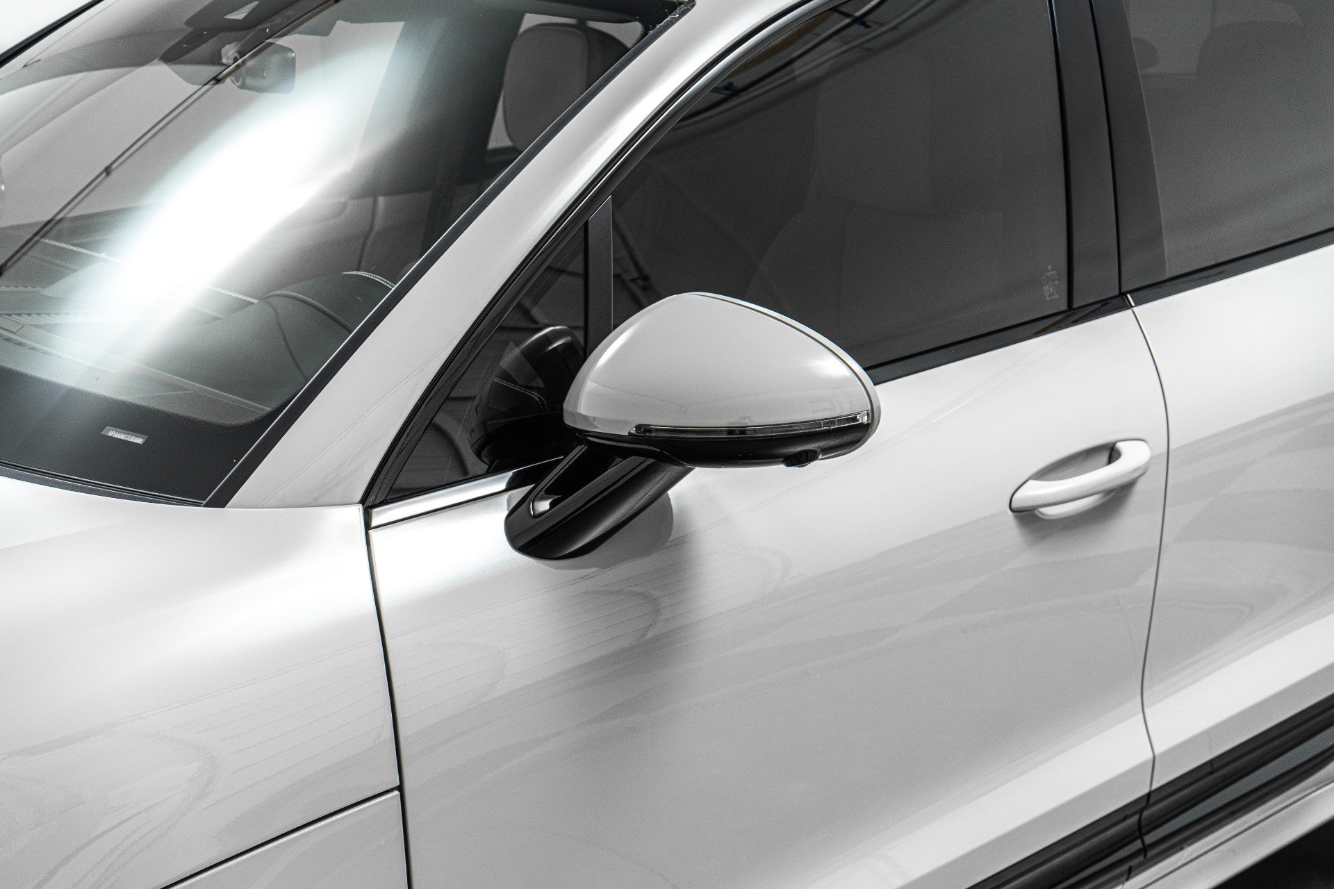Used 2026 Porsche Macan AWD/4WD image 36