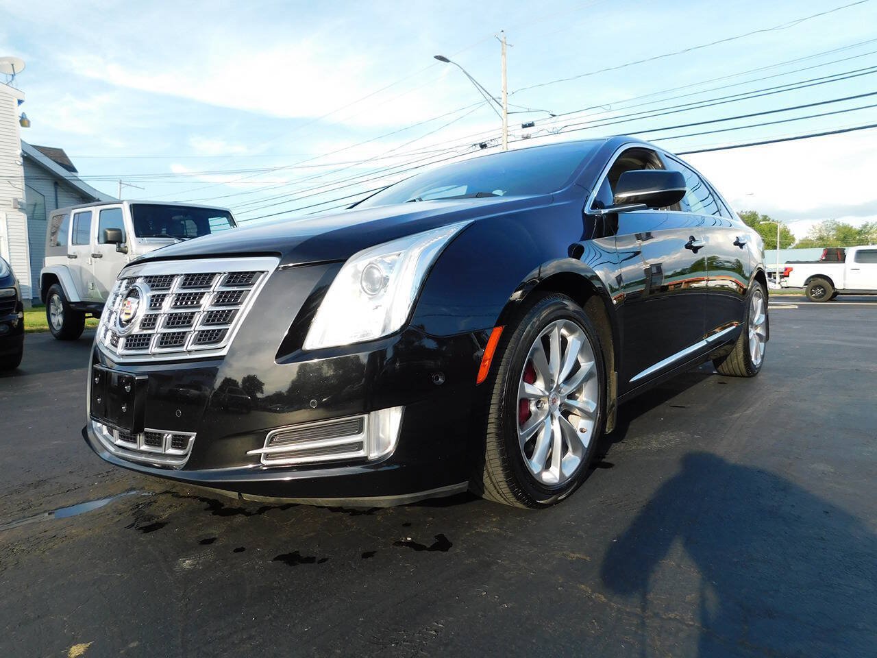 Used 2014 Cadillac XTS Luxury w/ Driver Awareness Package FWD image 2