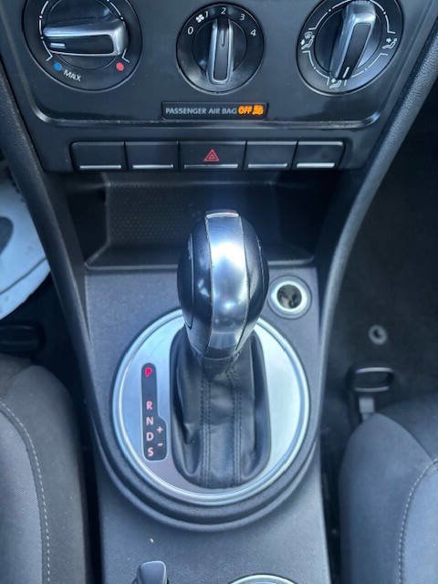 Used 2012 Volkswagen Beetle 2.5 image 6