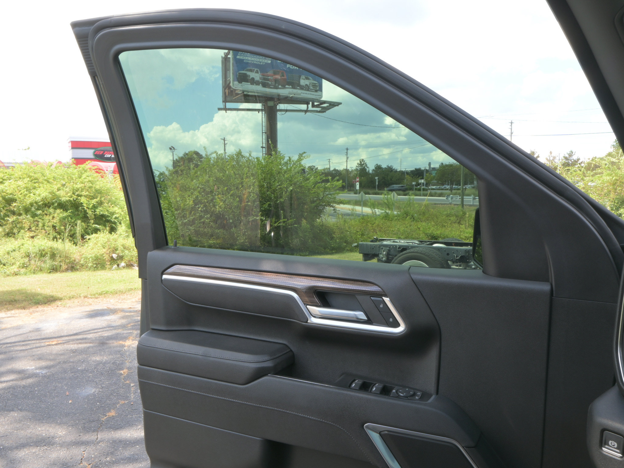 Used 2026 Chevrolet Silverado 1500 LT w/ Leather Package AWD/4WD image 22