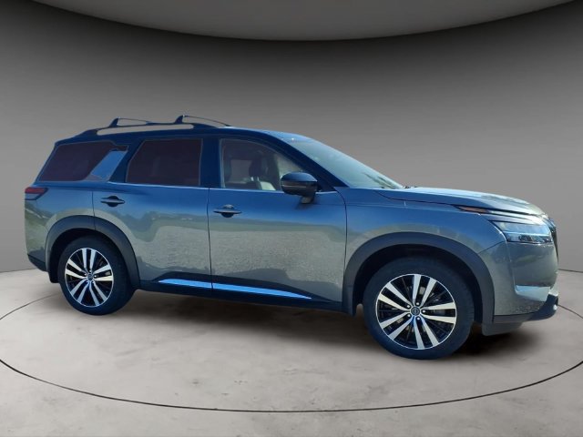 Certified 2024 Nissan Pathfinder Platinum AWD/4WD image 5