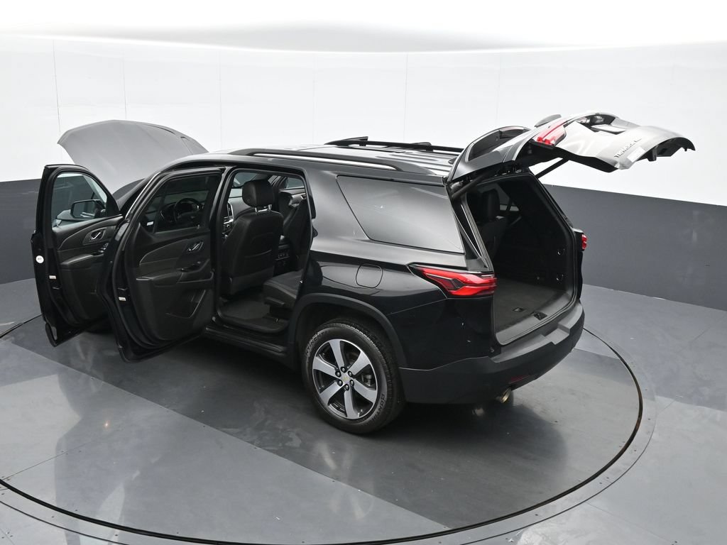 Used 2023 Chevrolet Traverse LT w/ LT Premium Package AWD/4WD image 38