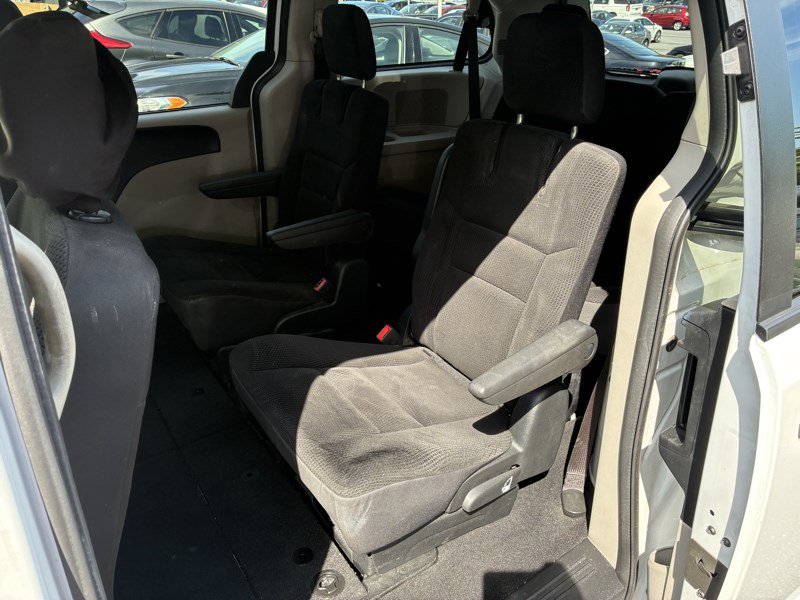 Used 2019 Dodge Grand Caravan SE FWD image 13