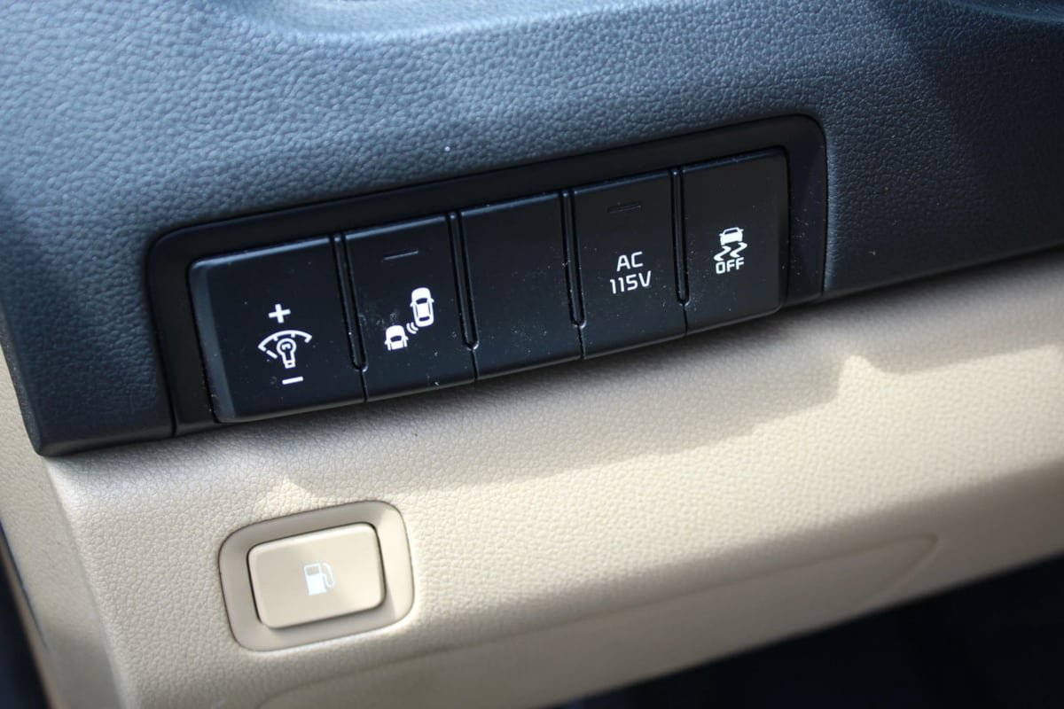 Used 2016 Kia Sedona SX FWD image 12