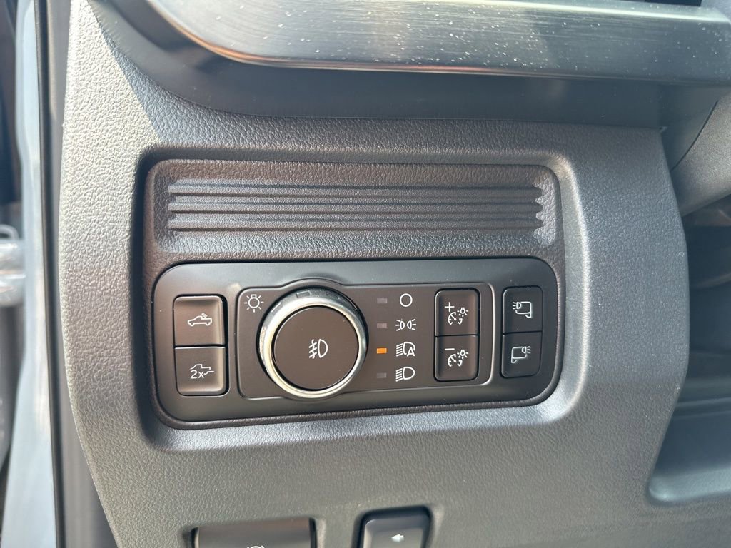 New 2026 Ford F250 Lariat w/ Black Appearance Package image 17
