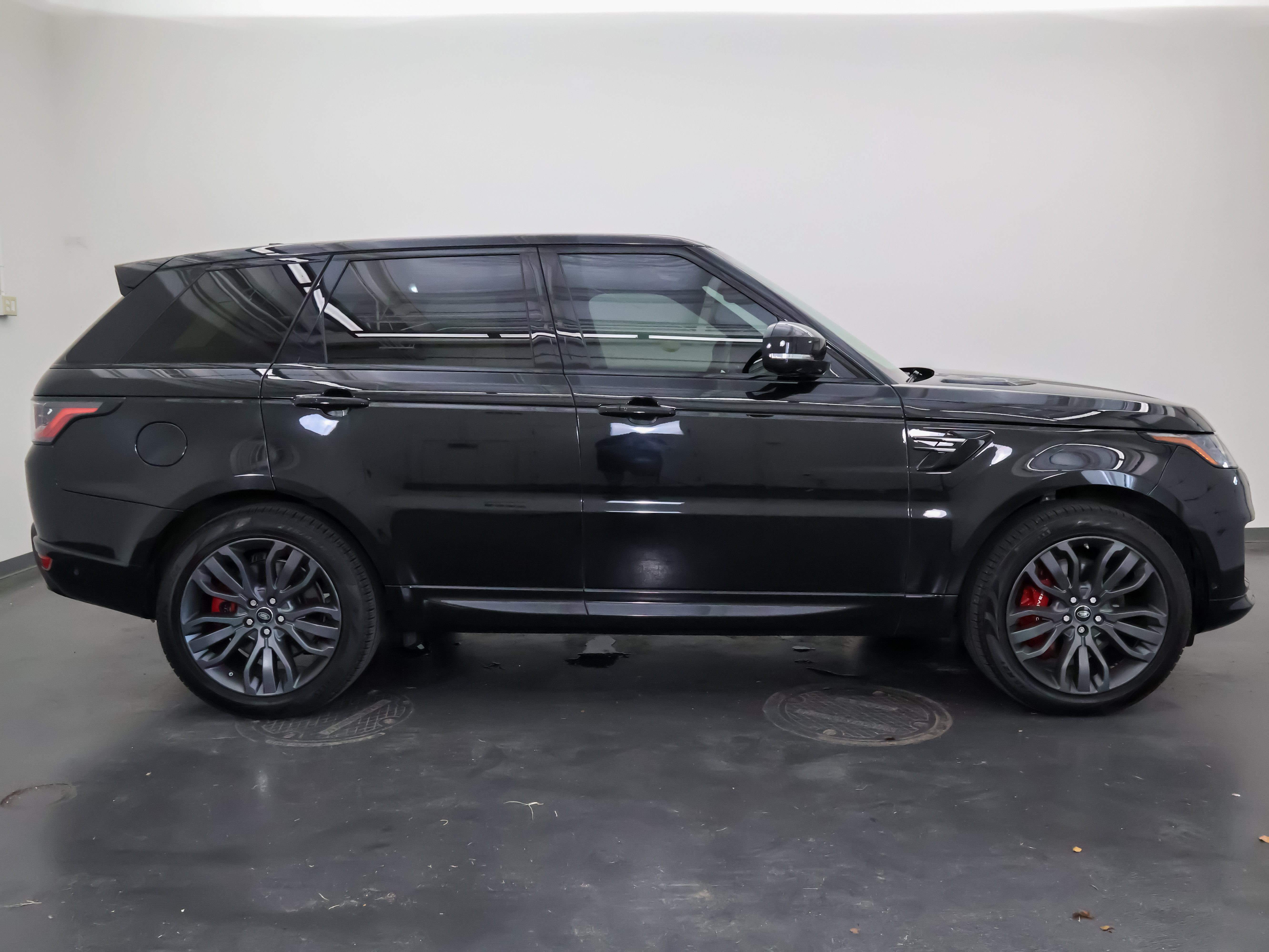 Used 2018 Land Rover Range Rover Sport Supercharged AWD/4WD image 2