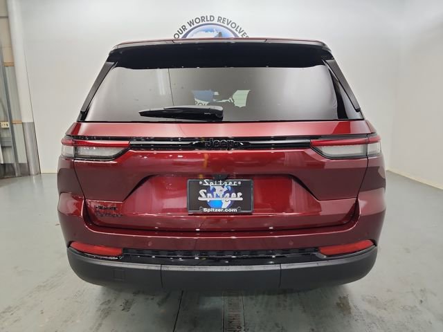 New 2025 Jeep Grand Cherokee Altitude image 7