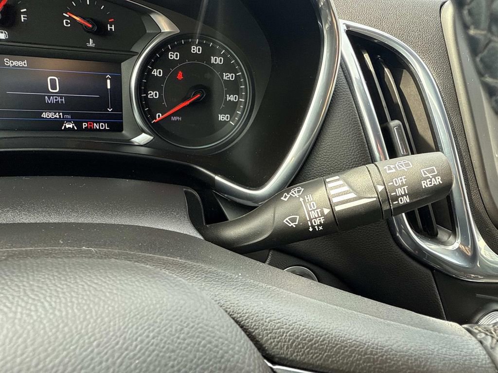 Used 2023 Chevrolet Equinox LT w/ Driver Convenience Package image 31