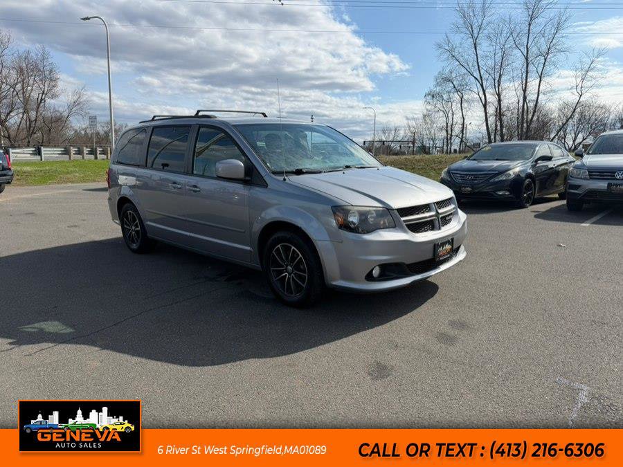 Used 2016 Dodge Grand Caravan R/T image 3