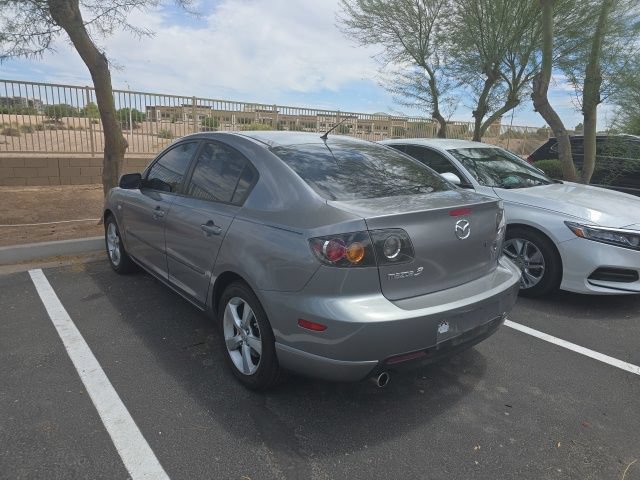 Used 2004 MAZDA MAZDA3 s w/ Moonroof & 6-CD Pkg FWD image 4