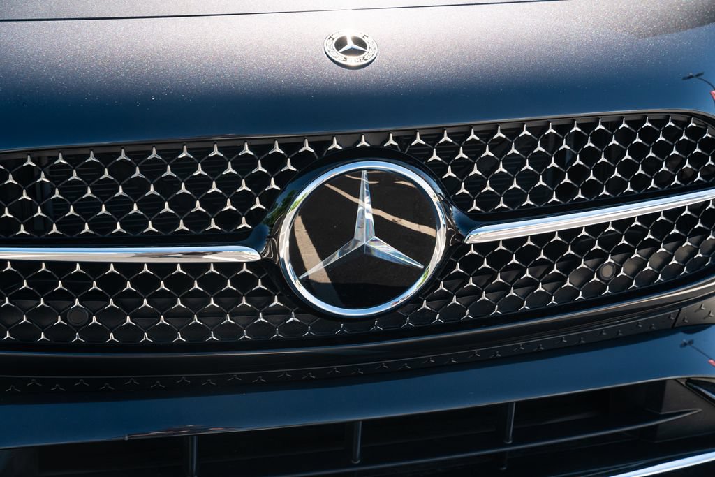 Used 2024 Mercedes-Benz CLE 300 4MATIC Coupe image 6
