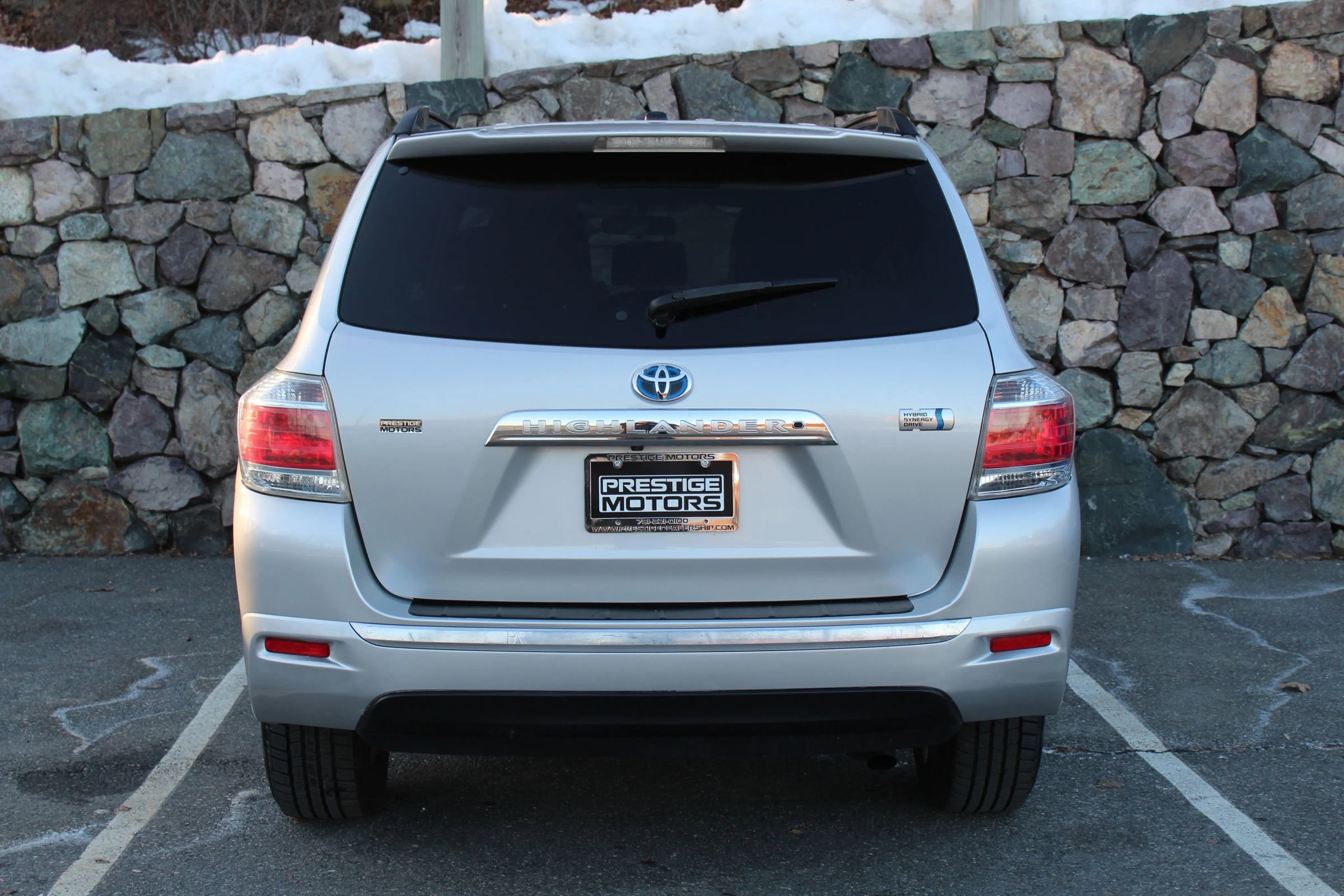 Used 2011 Toyota Highlander Hybrid w/ Cold Weather Pkg image 8