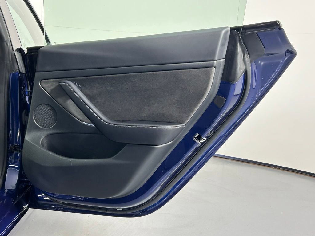 Used 2023 Tesla Model 3 Standard Range RWD image 12