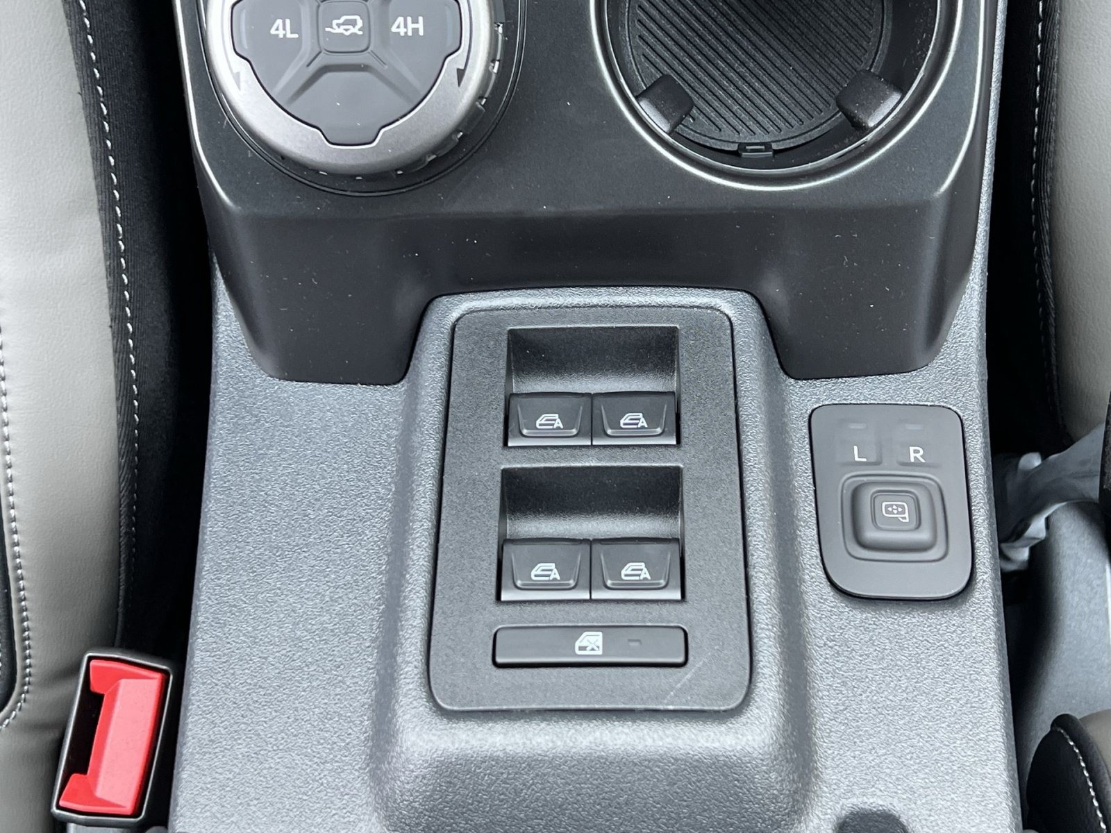 New 2026 Ford Bronco Outer Banks AWD/4WD image 15