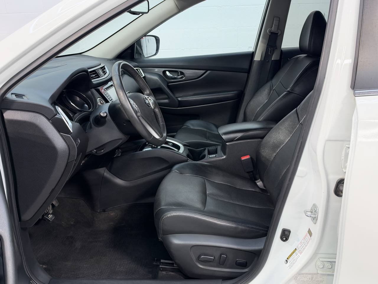 Used 2016 Nissan Rogue SL AWD/4WD image 15