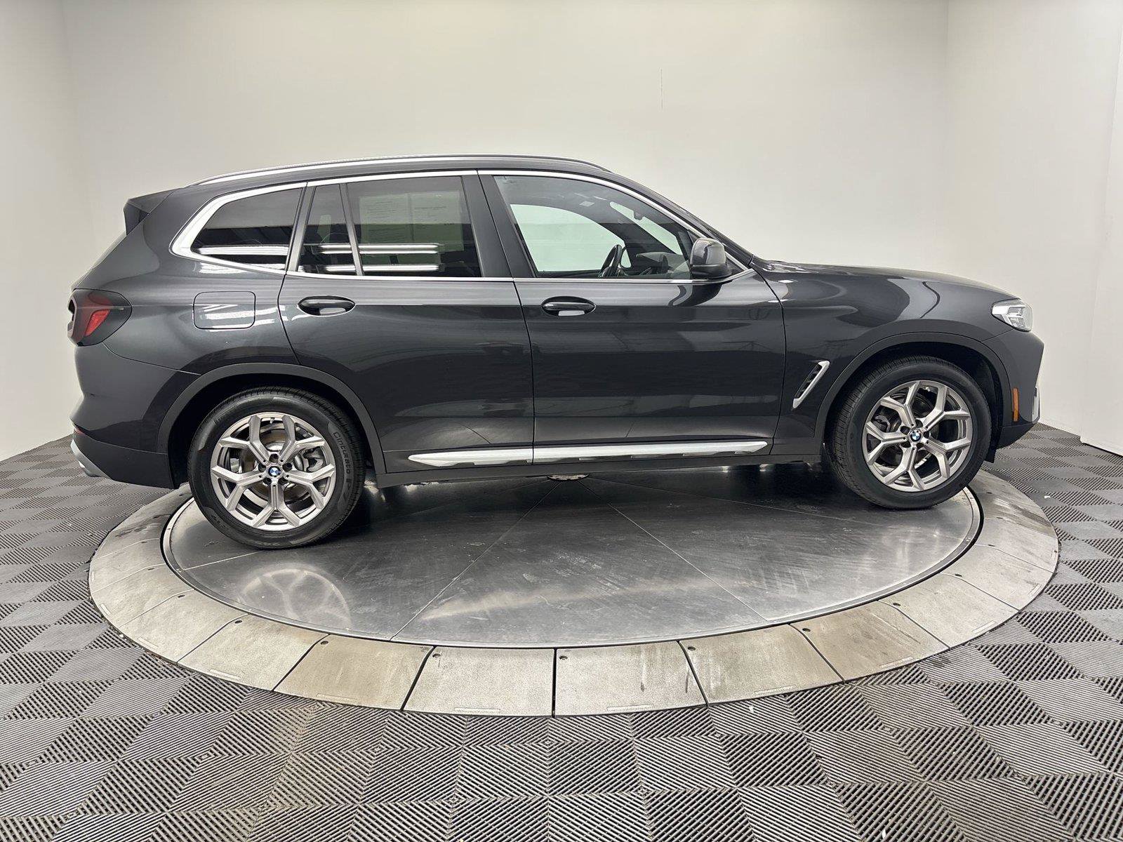 Used 2022 BMW X3 xDrive30i w/ Convenience Package w/ZPA AWD/4WD image 17
