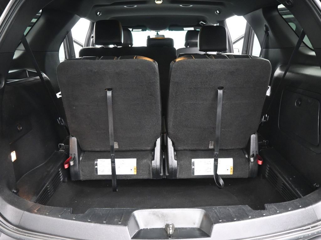 Certified 2017 Ford Explorer XLT w/ Equipment Group 202A FWD image 25