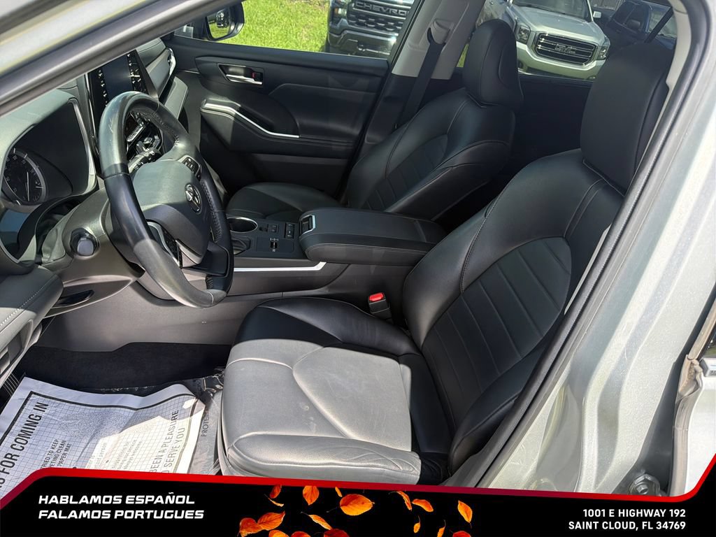 Used 2022 Toyota Highlander XLE FWD image 14