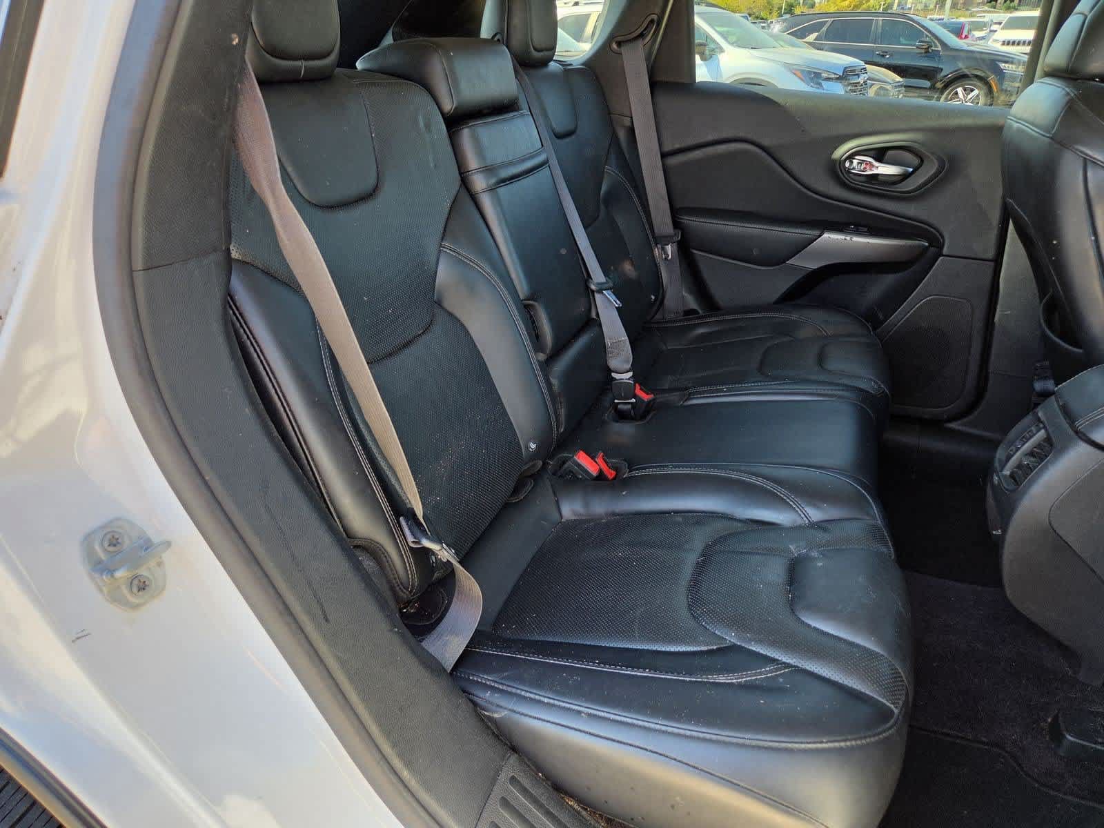 Used 2019 Jeep Cherokee Limited AWD/4WD image 20