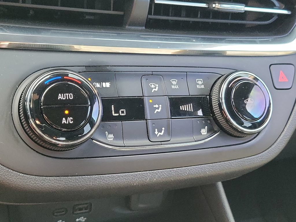 Used 2024 Buick Envista Preferred w/ Convenience I Package FWD image 33