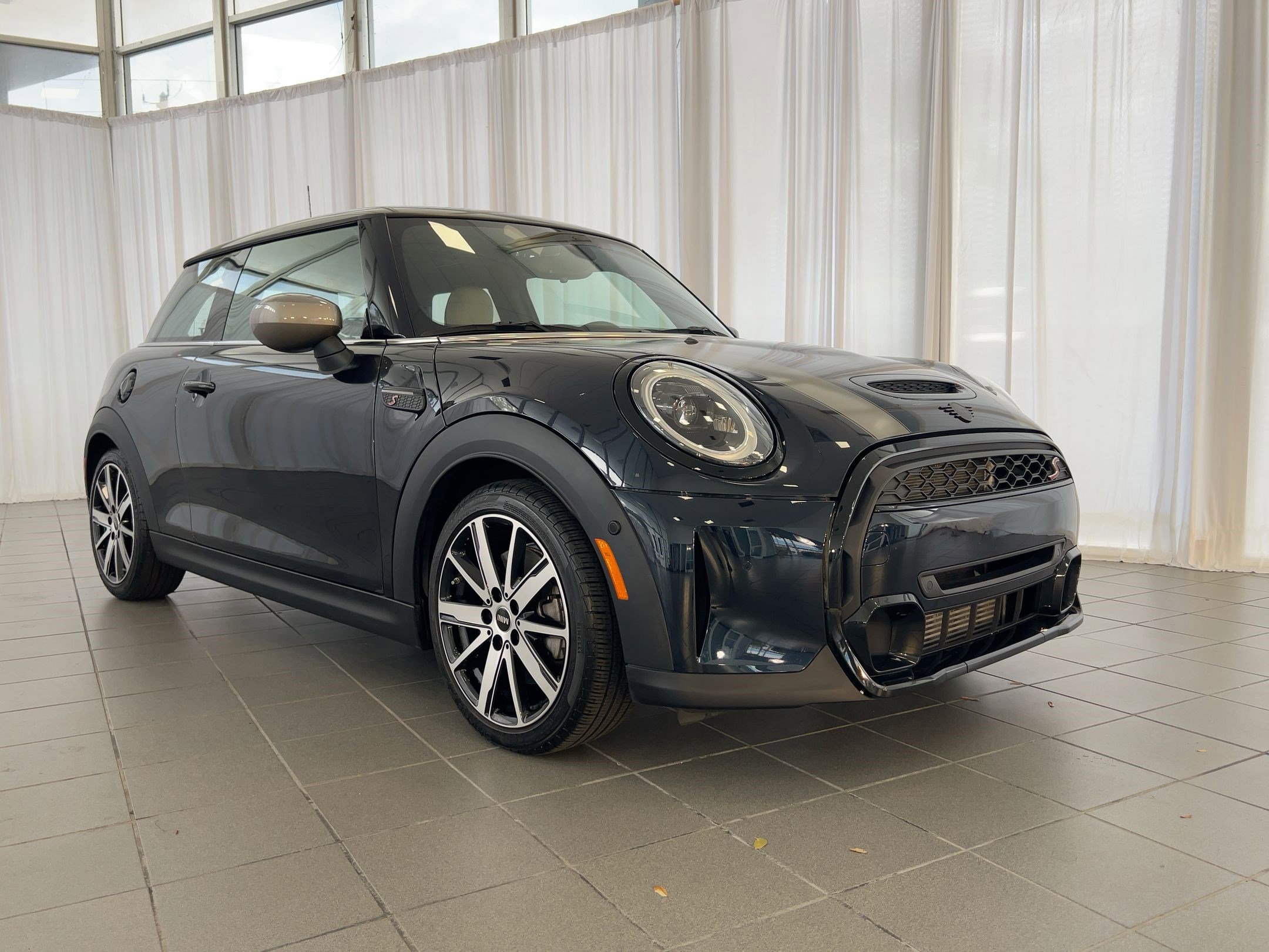 Used 2023 MINI Cooper S image 7