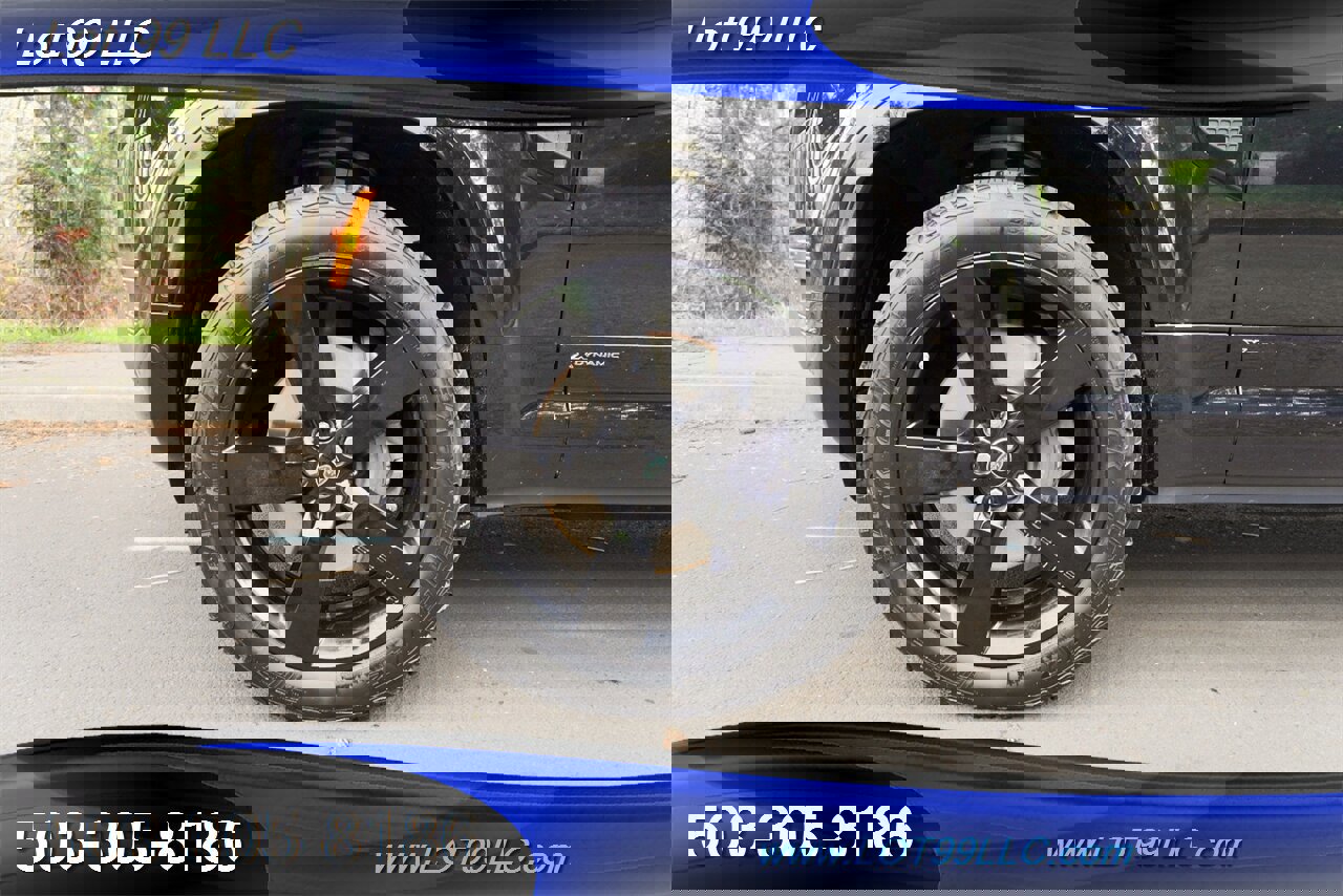 Used 2021 Land Rover Defender 110 X-Dynamic HSE AWD/4WD image 4