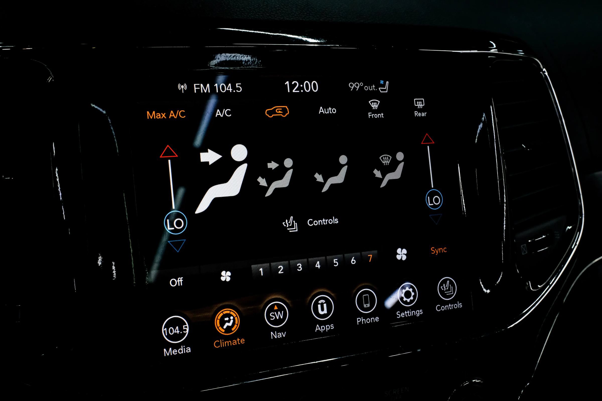 Used 2021 Jeep Grand Cherokee Summit AWD/4WD image 32