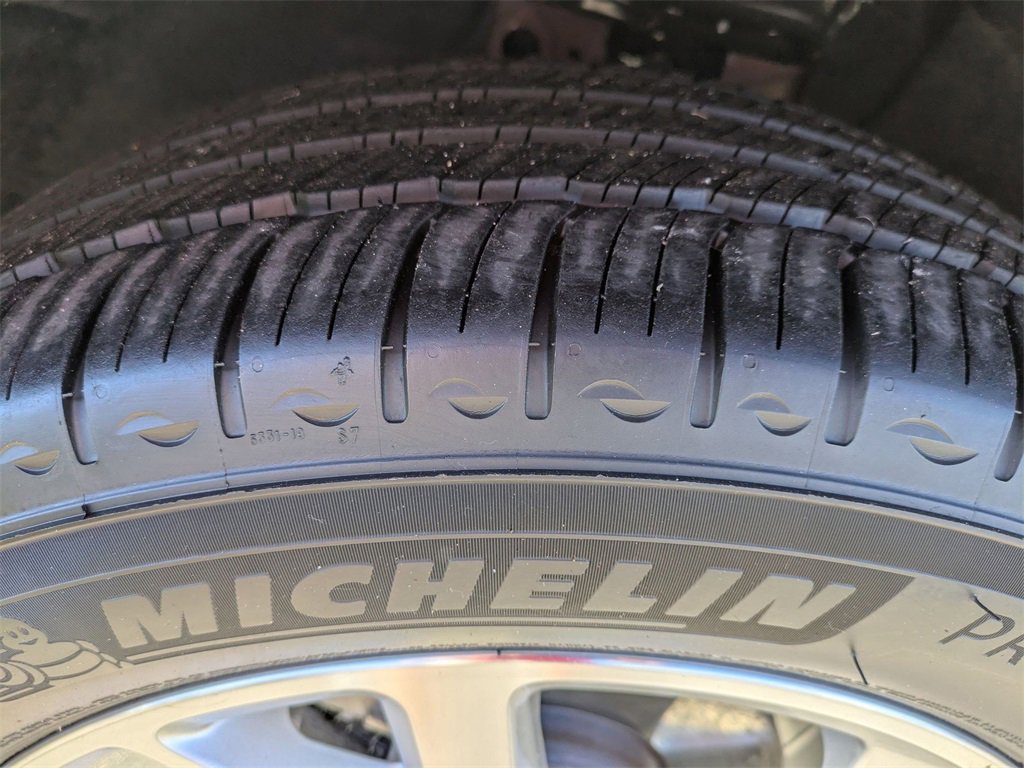 Used 2021 Chevrolet Equinox Premier image 12