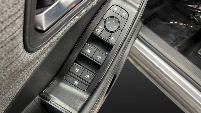 Used 2023 Nissan Rogue SV image 21