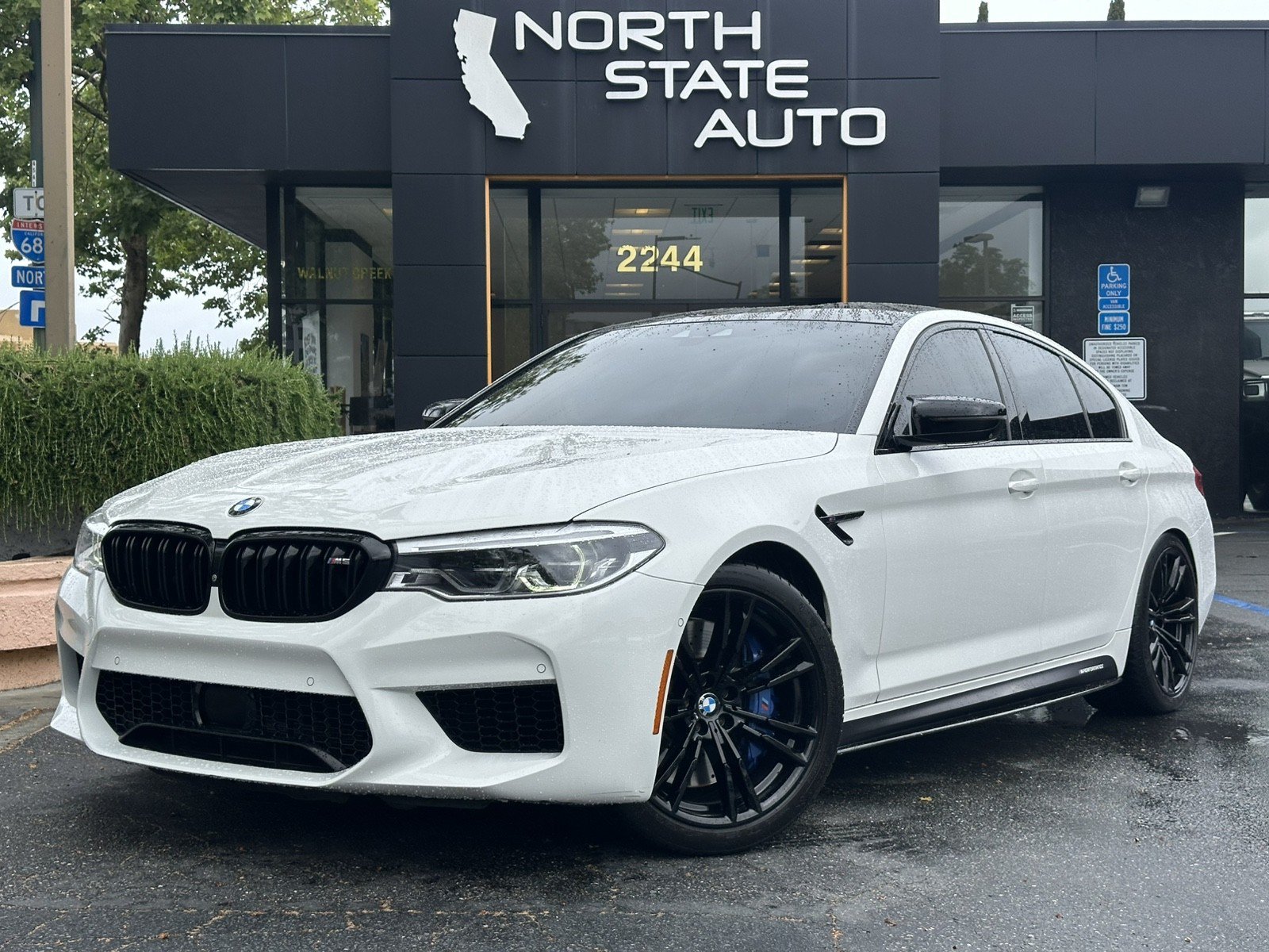 Used 2019 BMW M5 w/ Executive Package AWD/4WD image 2
