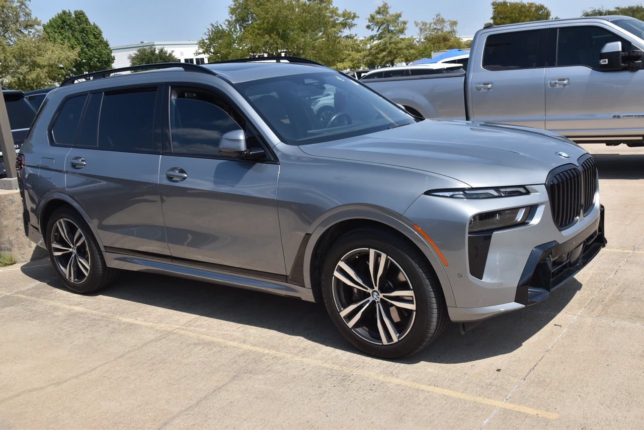 Used 2024 BMW X7 xDrive40i w/ M Sport Package AWD/4WD image 5