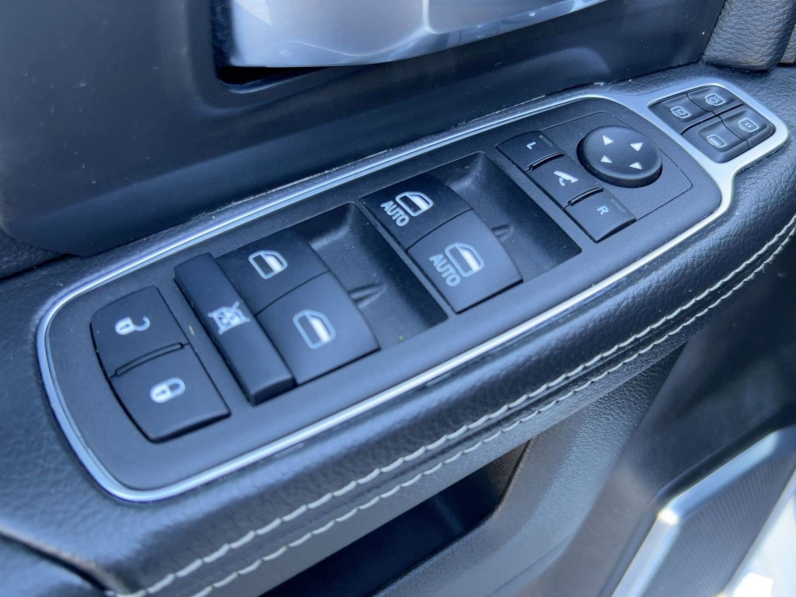 Used 2024 RAM 2500 Laramie w/ Safety Group image 20