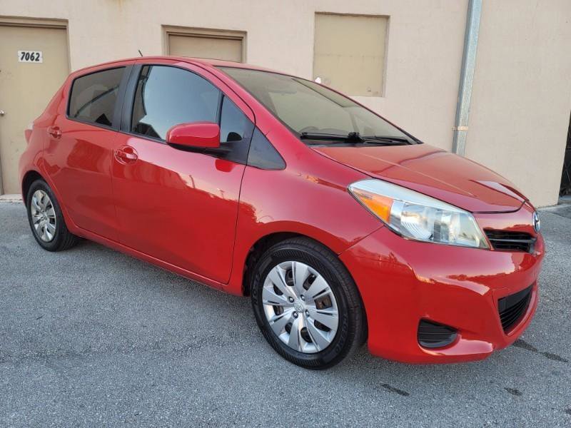 Used 2013 Toyota Yaris LE image 7