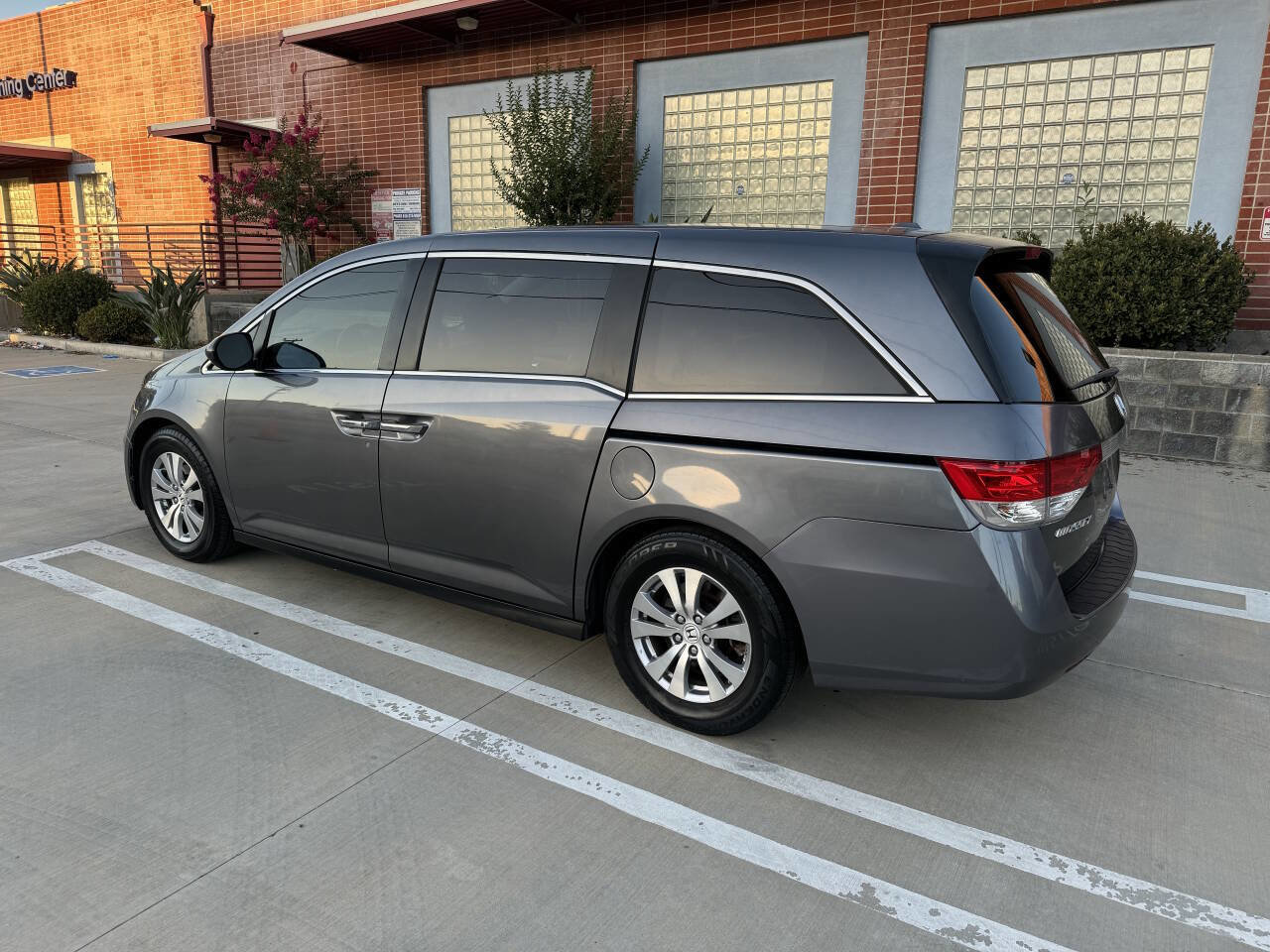 Used 2014 Honda Odyssey EX-L image 2