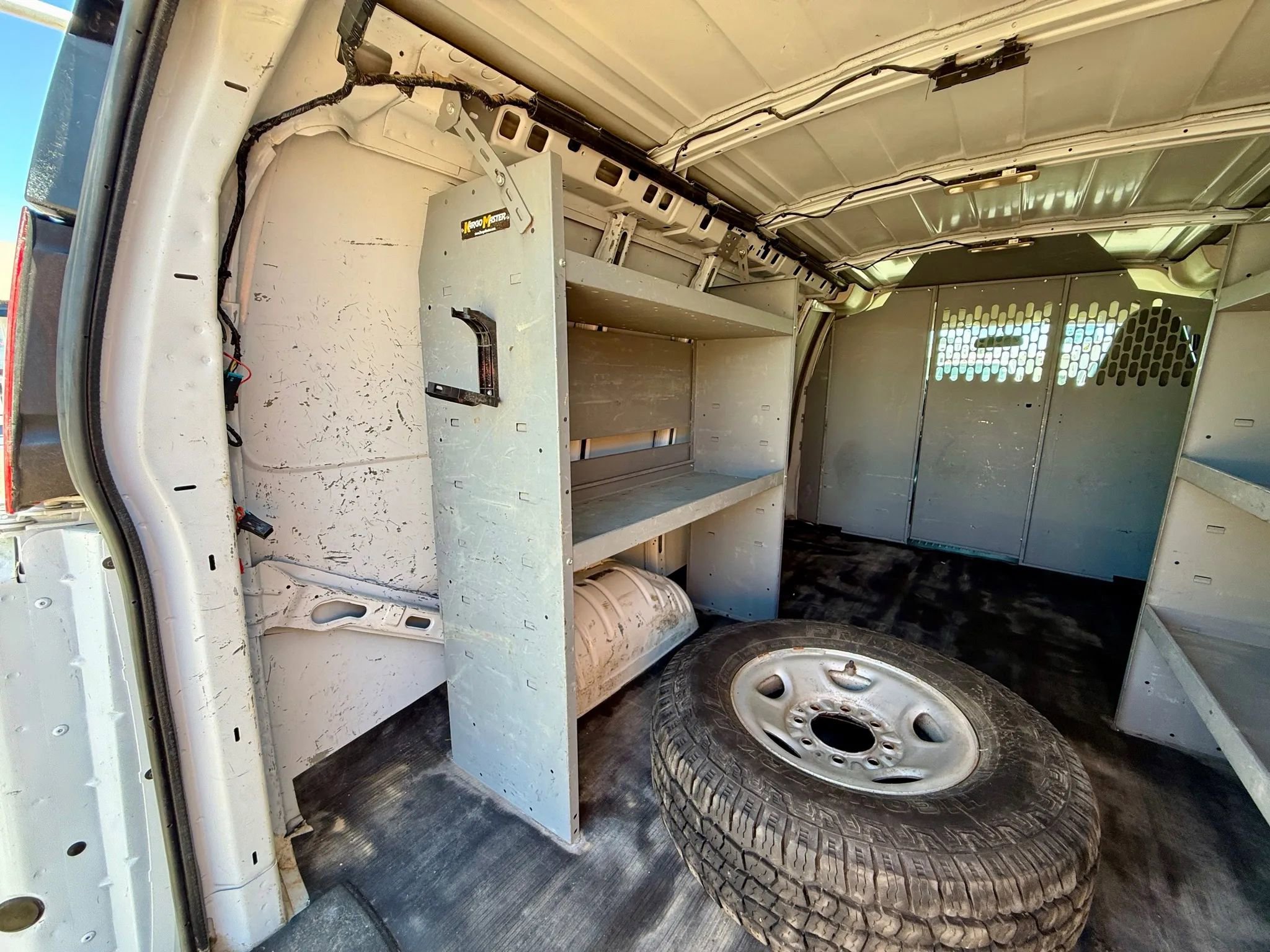 Used 2017 Chevrolet Express 2500 Van 3D image 14