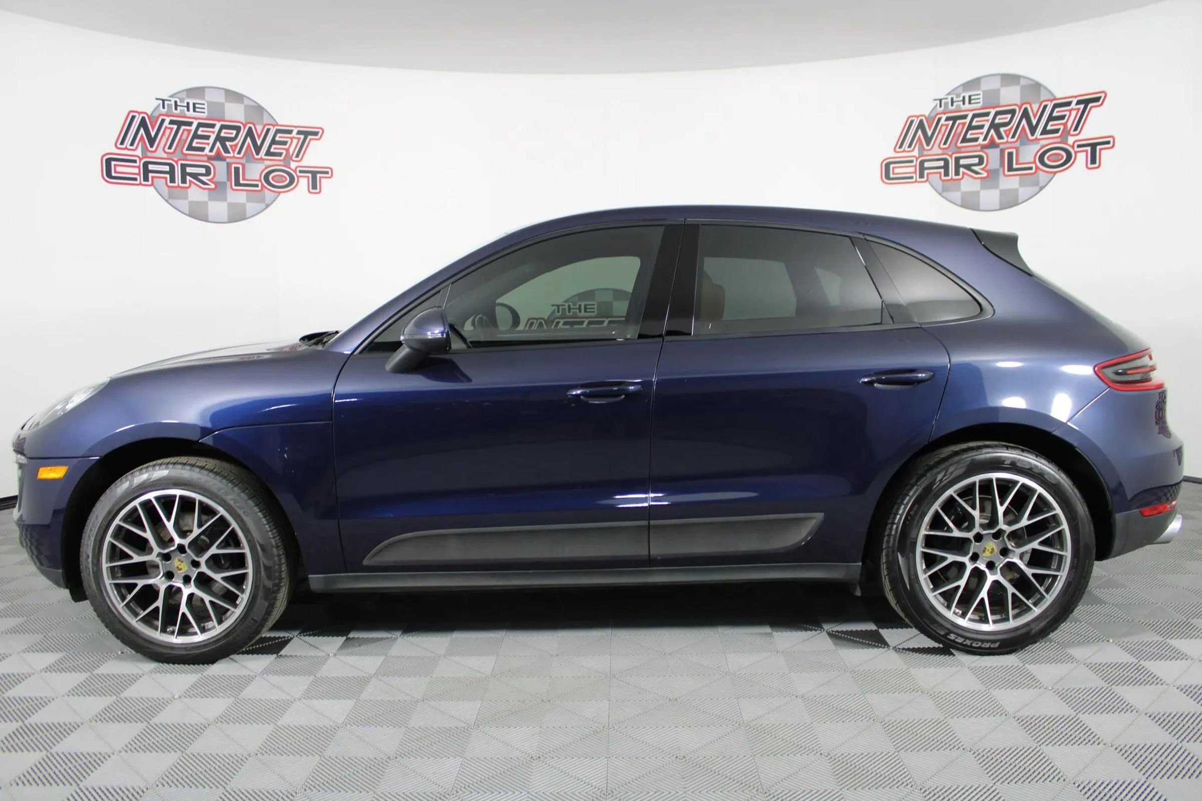 Used 2018 Porsche Macan Sport Edition image 4