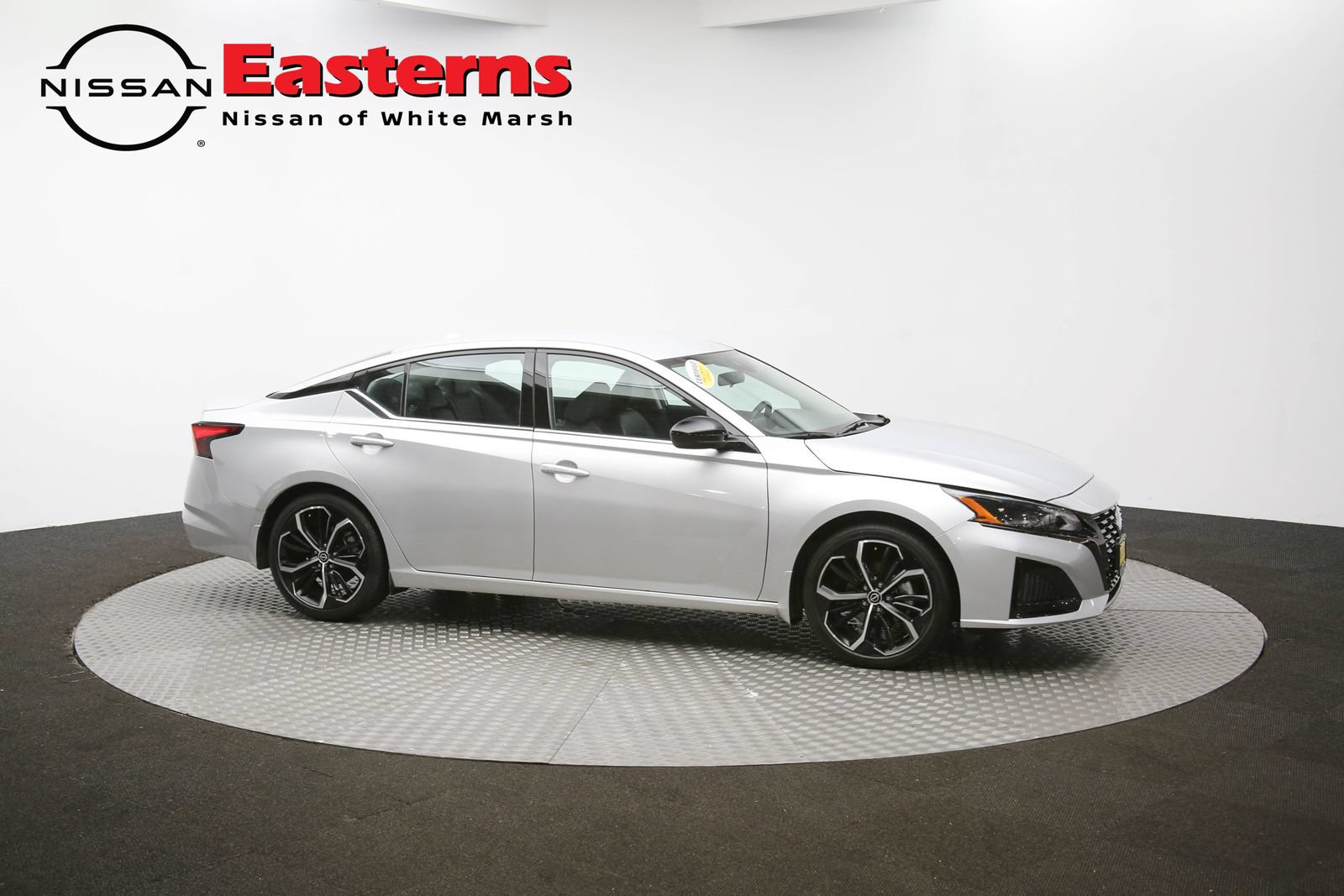 Used 2023 Nissan Altima 2.5 SR FWD image 42