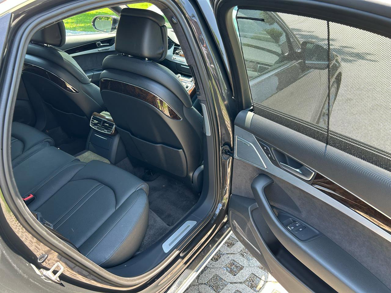 Used 2011 Audi A8 4.2 AWD/4WD image 16