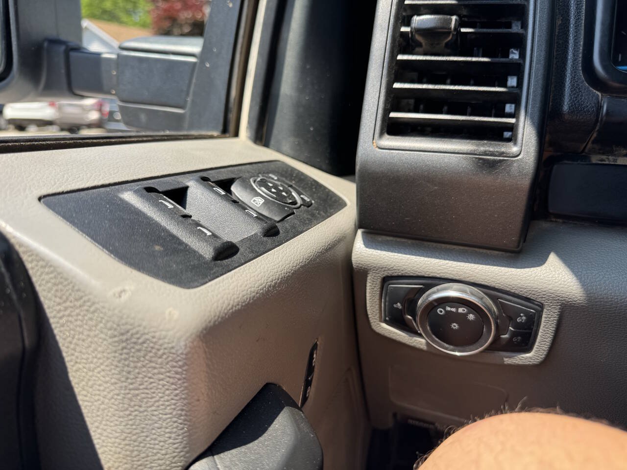 Used 2019 Ford F250 XL w/ Power Equipment Group AWD/4WD image 33