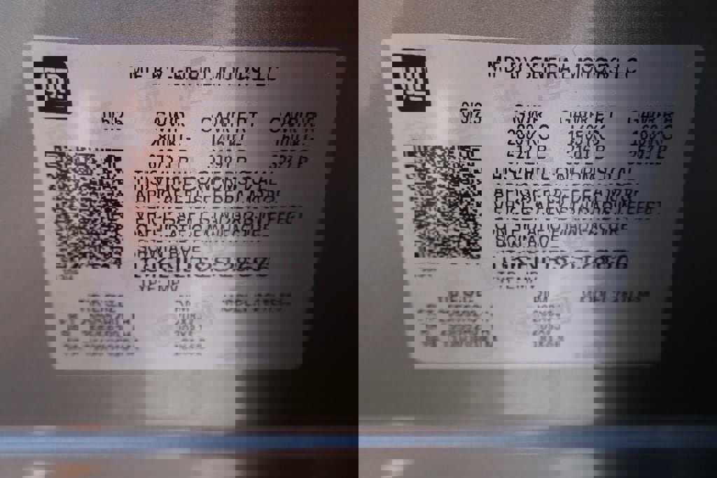 New 2025 GMC Acadia Denali w/ LPO, Floor Liner Package image 28