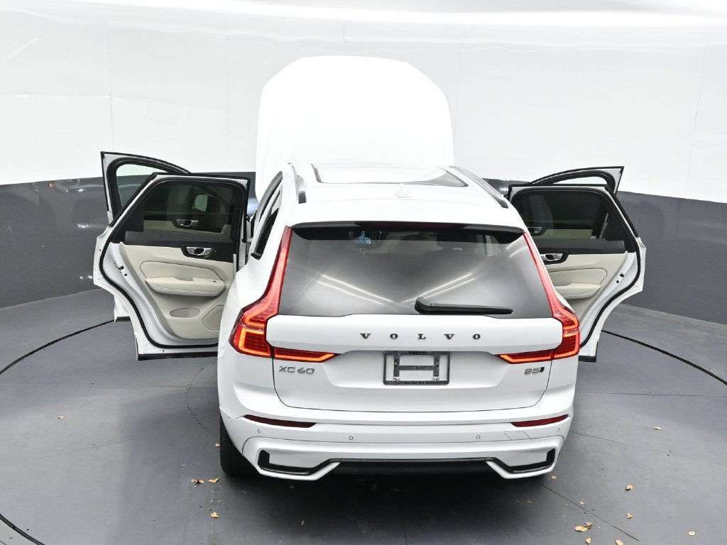 Certified 2024 Volvo XC60 B5 Plus AWD/4WD image 30