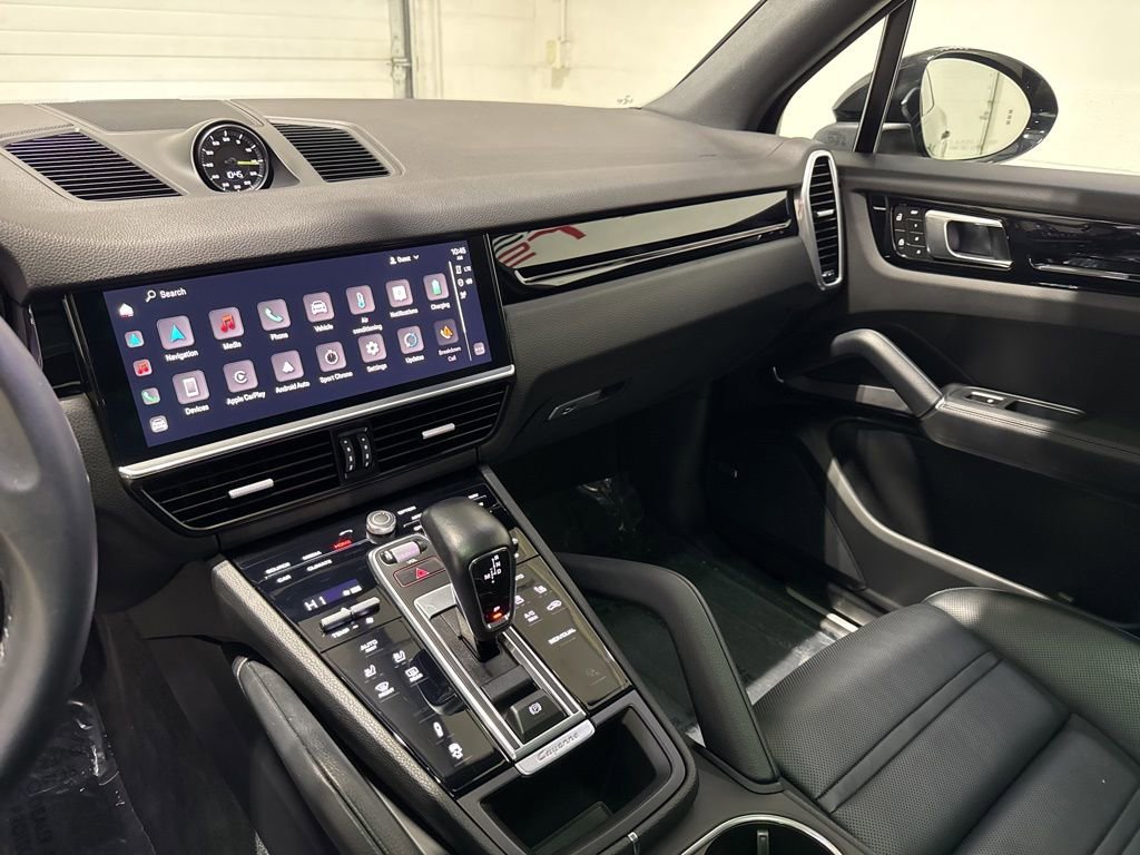 Used 2023 Porsche Cayenne w/ Premium Package AWD/4WD image 14