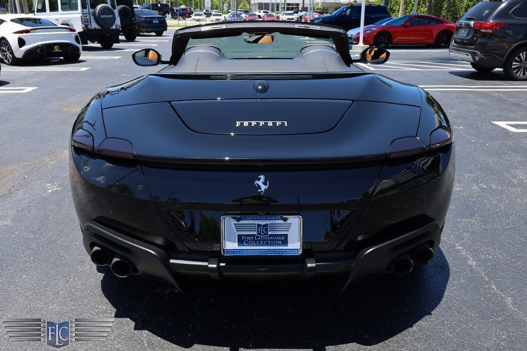 Used 2025 Ferrari Roma Spider RWD image 9