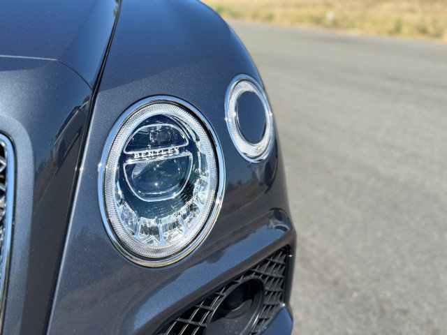 Used 2018 Bentley Bentayga AWD/4WD image 14