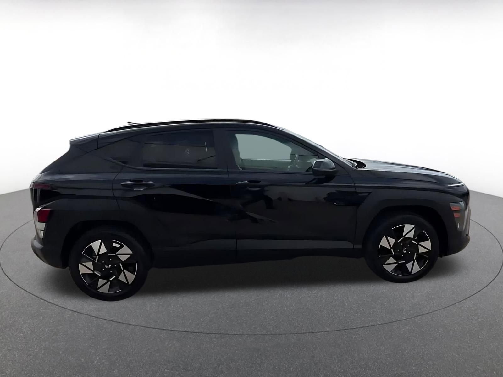 Used 2025 Hyundai Kona SEL image 16