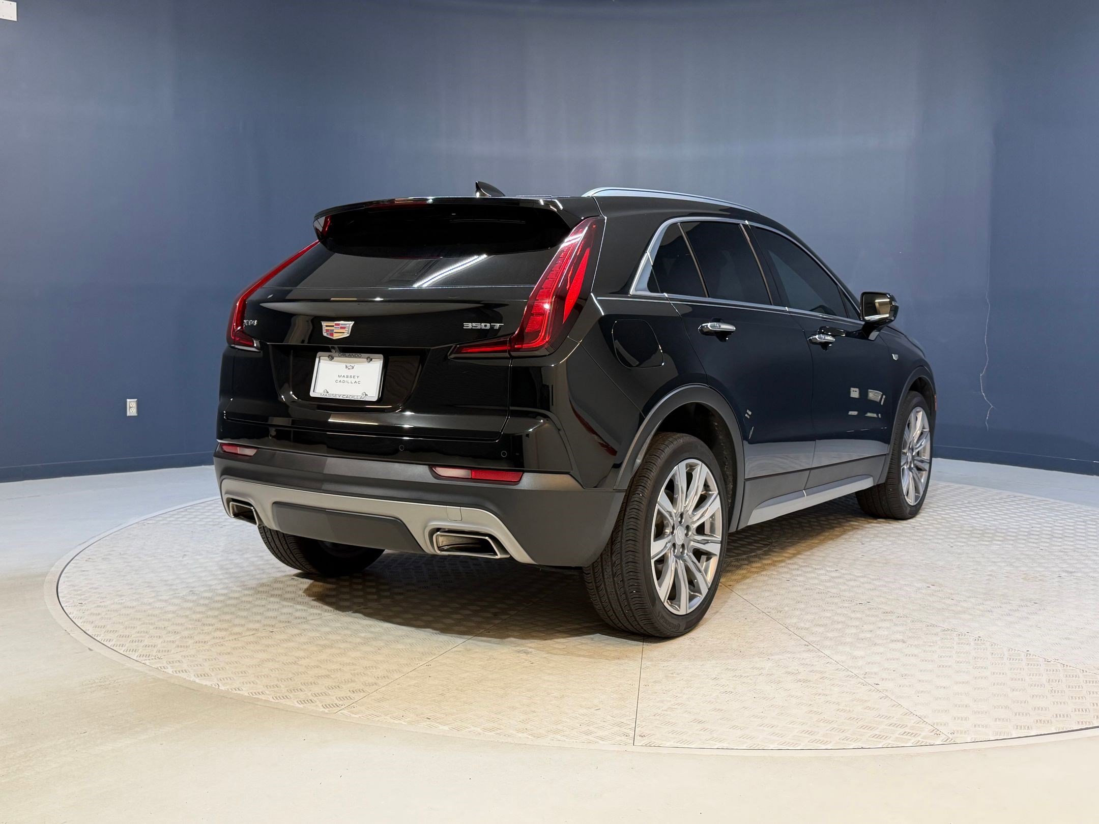 Certified 2023 Cadillac XT4 Premium Luxury w/ Driver Assist Package FWD image 9