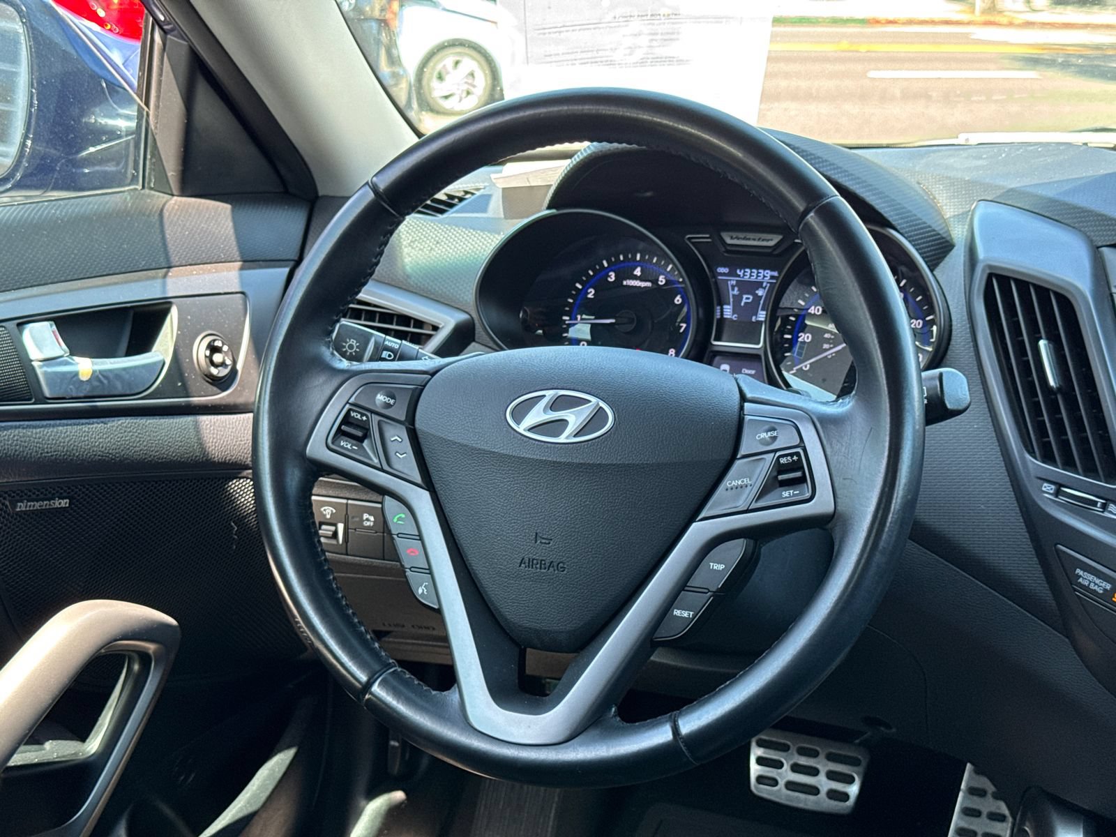 Used 2015 Hyundai Veloster Turbo w/ Option Group 04 FWD image 13