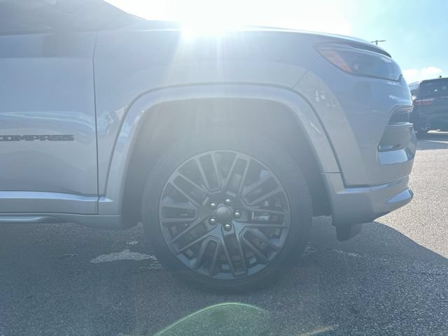 Certified 2023 Jeep Compass High Altitude AWD/4WD image 12