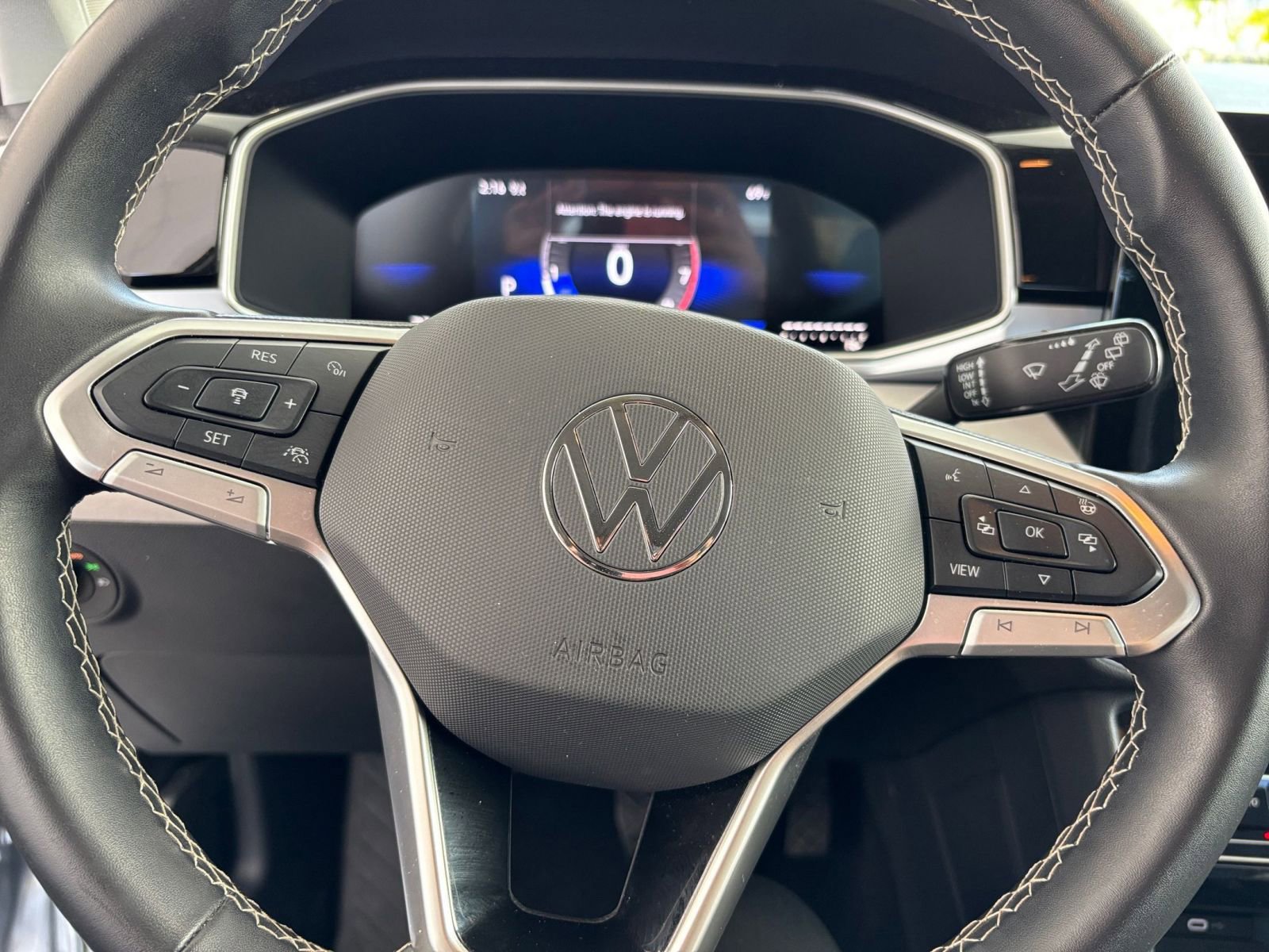 Used 2025 Volkswagen Taos SE AWD/4WD image 28